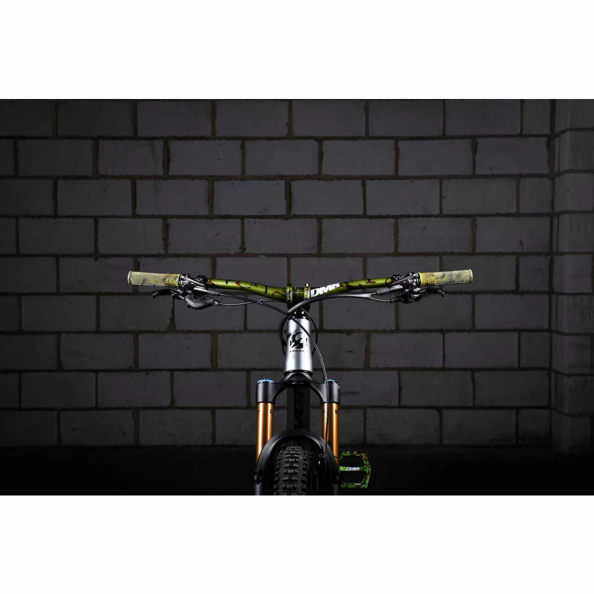 DMR Wingbar Limited Edition Handlebar - Image 7