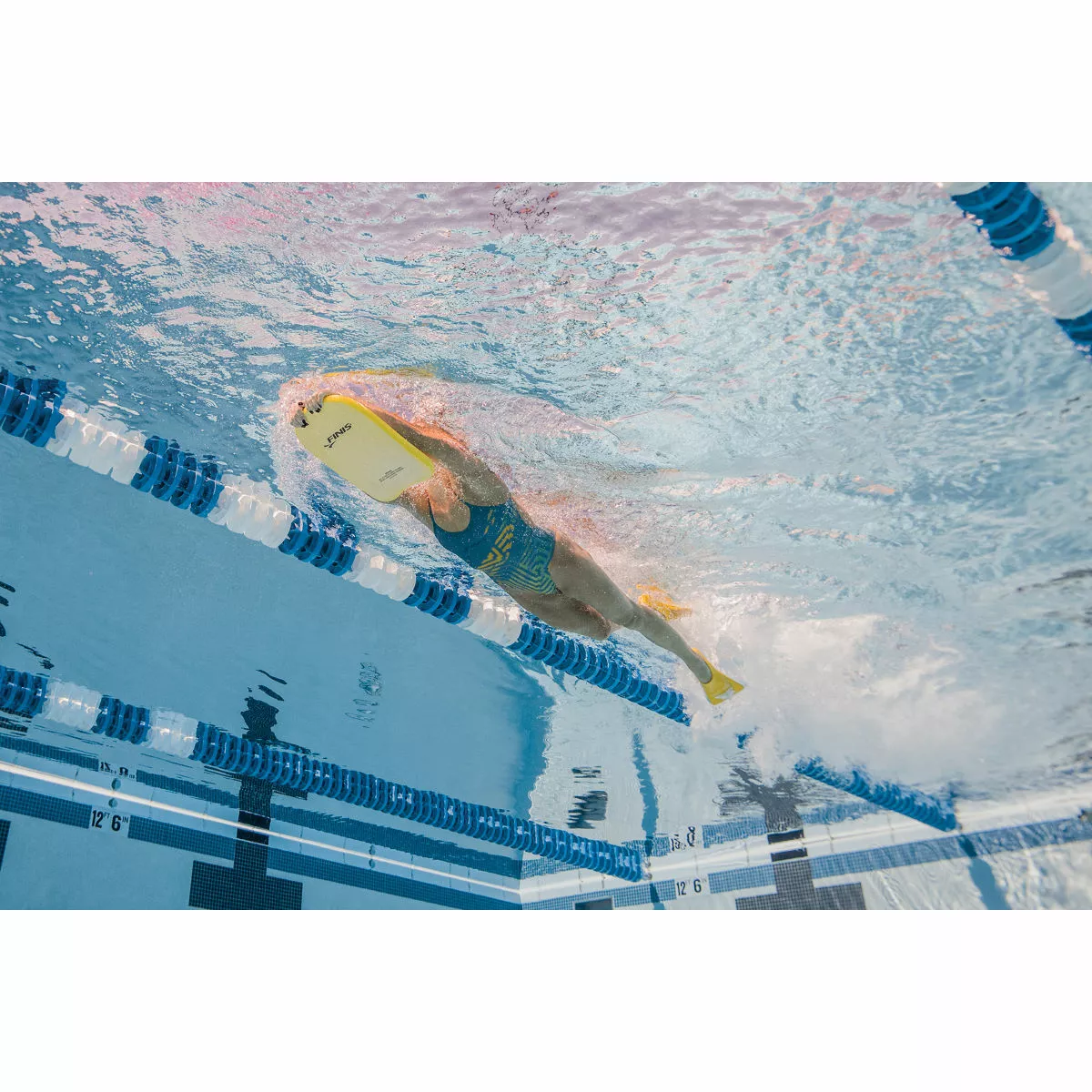 FINIS Foam Kickboard Senior - Image 7