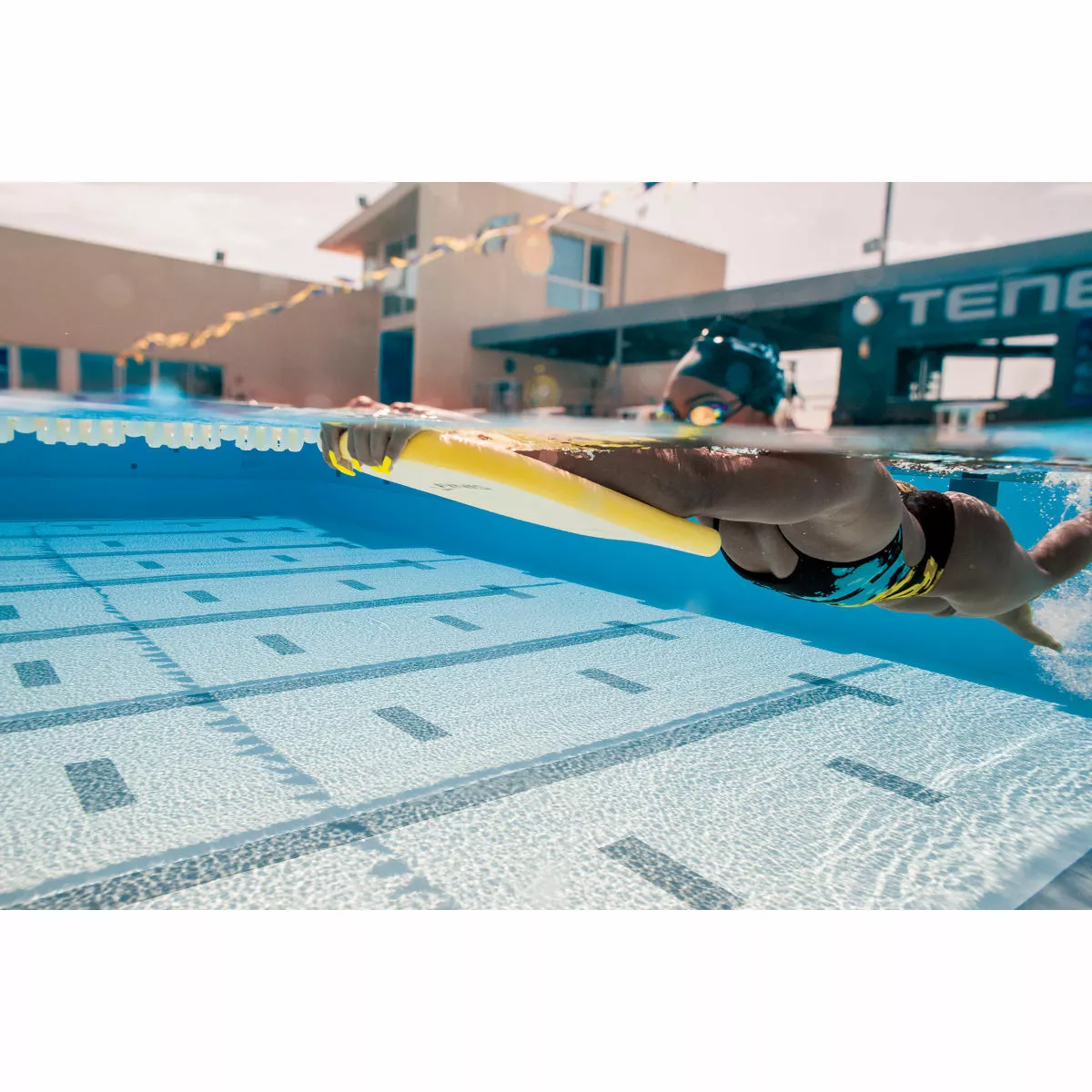 FINIS Foam Kickboard Senior - Image 9