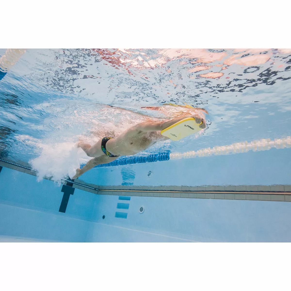 FINIS Foam Kickboard Senior - Image 11