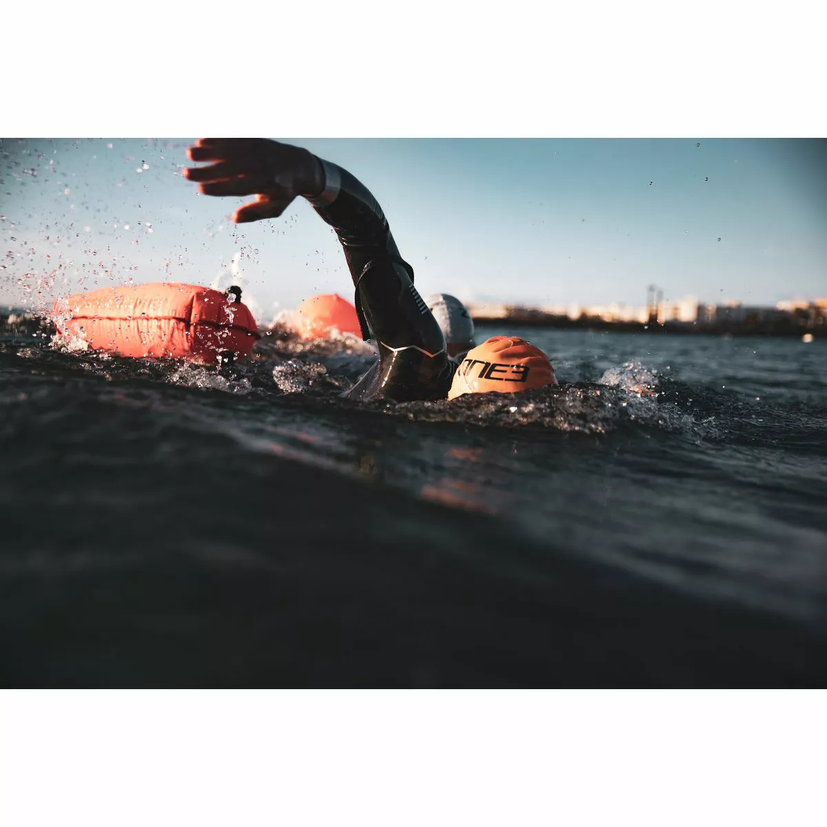 Zone3 Swim Safety Buoy And Dry Bag - Image 5